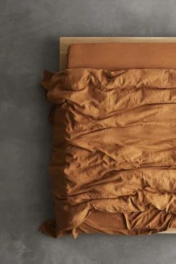 Cushions & Throws-HUSK Hanna Hygge                        QC Queen HannaHyggeQCQueen