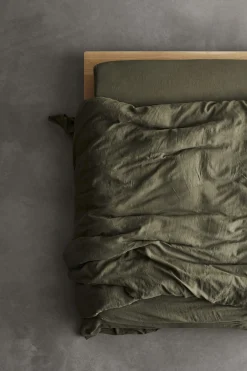 Cushions & Throws-HUSK Hanna Hygge                        QC Queen HannaHyggeQCQueen